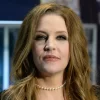 Muere a los 54 años Lisa Marie Presley, cantante y única hija de Elvis Presley, el «Rey del Rock and Roll»